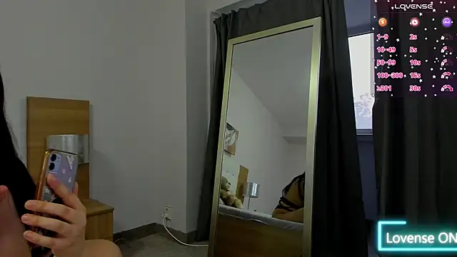 LovelySophie3 online show from 3, 11, 2025