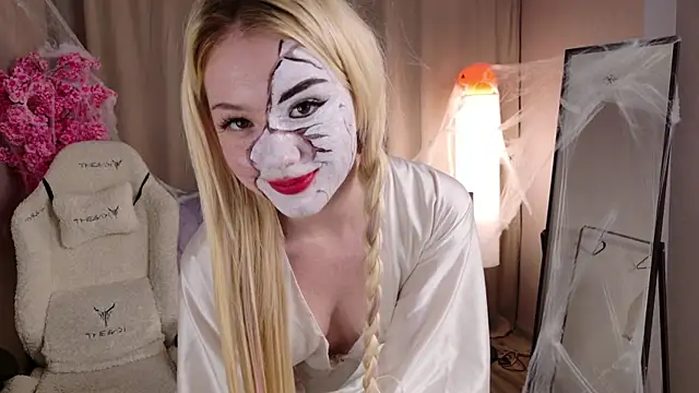 Snapshot of Flirty_lee chatting on 30, 10, 2025 Flirty lee online show from 30, 10, 2025