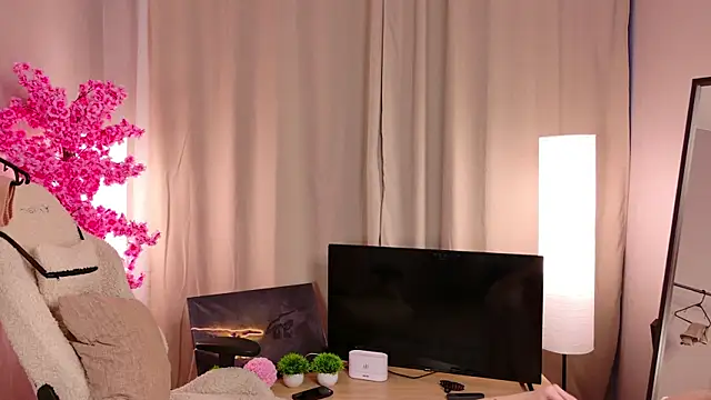 Snapshot of Flirty_lee chatting on 27, 10, 2025 Flirty lee online show from 27, 10, 2025