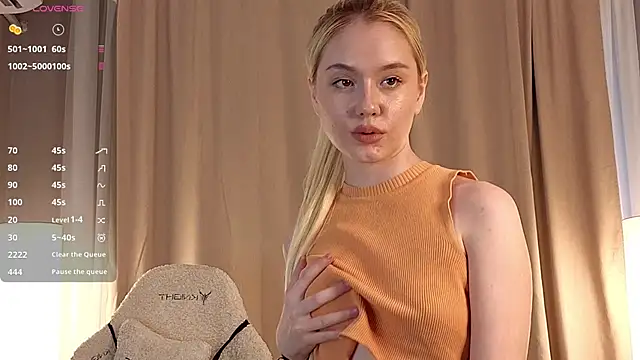 Snapshot of Flirty_lee chatting on 27, 9, 2025 Flirty lee online show from 27, 9, 2025