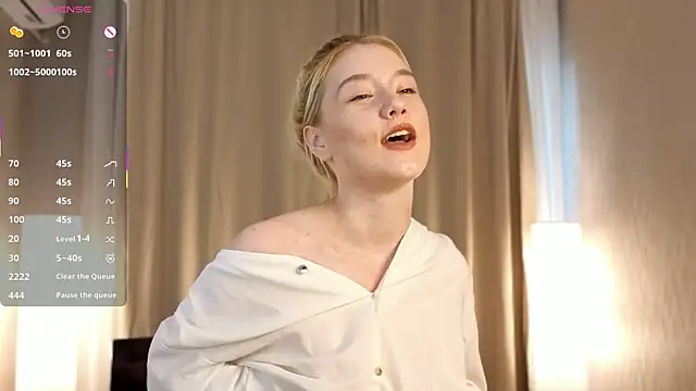 Snapshot of Flirty_lee chatting on 2, 10, 2025 Flirty lee online show from 2, 10, 2025