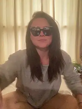 Mia Winters online show from 11, 6, 2026