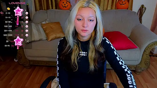 JuicyLullu online show from 25, 10, 2025