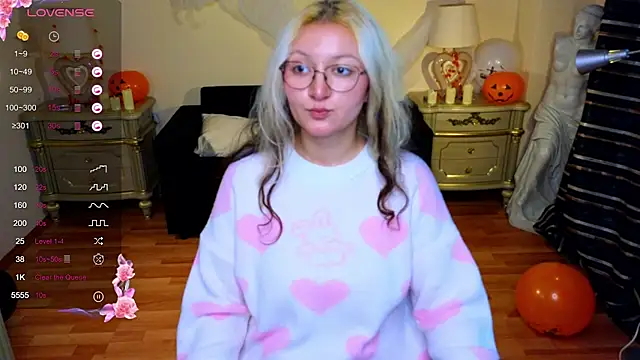 JuicyLullu online show from 21, 10, 2025