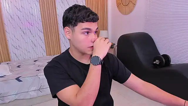 Snapshot of james_jonnes chatting on 28, 9, 2025 james jonnes online show from 28, 9, 2025