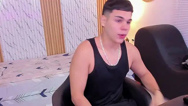 Snapshot of james_jonnes chatting on 22, 10, 2025 james jonnes online show from 22, 10, 2025