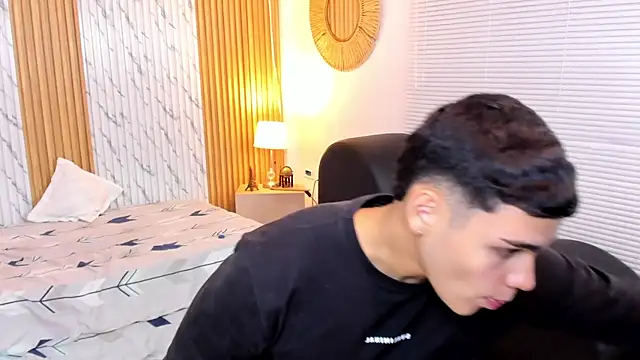 Snapshot of james_jonnes chatting on 9, 10, 2025 james jonnes online show from 9, 10, 2025