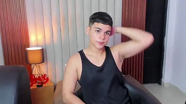 Snapshot of james_jonnes chatting on 24, 10, 2025 james jonnes online show from 24, 10, 2025