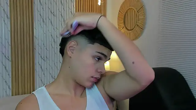 Snapshot of james_jonnes chatting on 16, 10, 2025 james jonnes online show from 16, 10, 2025