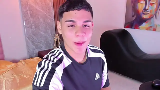 Snapshot of james_jonnes chatting on 4, 10, 2025 james jonnes online show from 4, 10, 2025