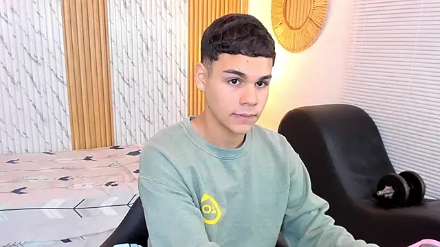 Snapshot of james_jonnes chatting on 8, 10, 2025 james jonnes online show from 8, 10, 2025