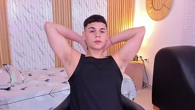 Snapshot of james_jonnes chatting on 18, 10, 2025 james jonnes online show from 18, 10, 2025