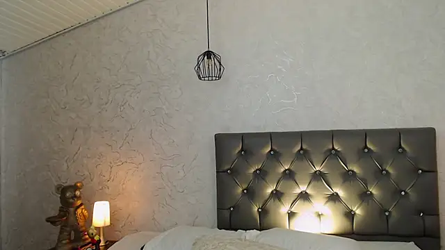 Sabriinaa Foxx online show from 4, 4, 2026