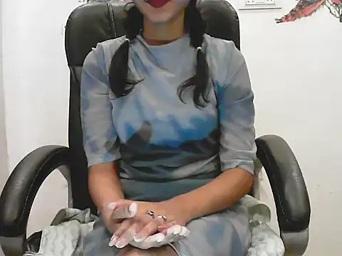 Snapshot of short_girl_ chatting on 21, 6, 2026 short girl online show from 21, 6, 2026