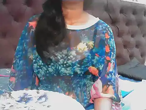 short girl  online show from 15, 10, 2025