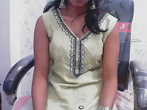 short girl  online show from 1, 4, 2026