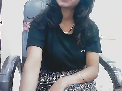 short girl  online show from 23, 3, 2026