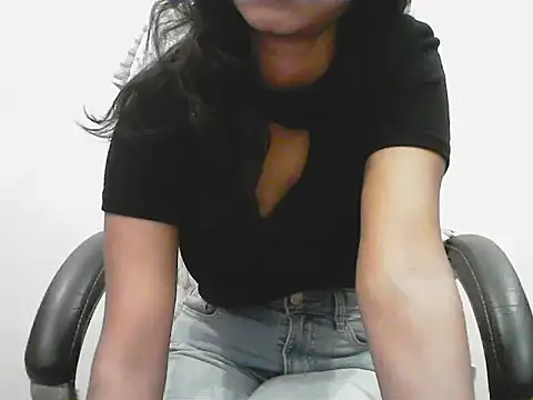 short girl  online show from 29, 5, 2026