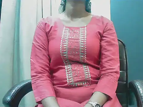 short girl  online show from 10, 10, 2025