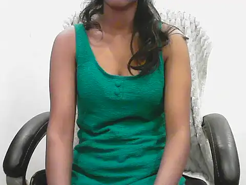short girl  online show from 30, 5, 2026
