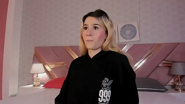 ChloeLaurentt online show from 3, 12, 2025