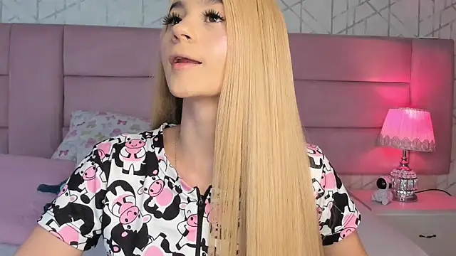 Snapshot of ChloeLaurentt chatting on 7, 5, 2026 ChloeLaurentt online show from 7, 5, 2026