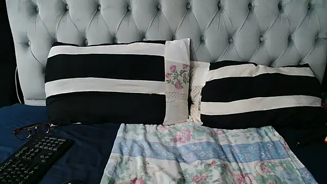 SexyBeverly  online show from 21, 11, 2025