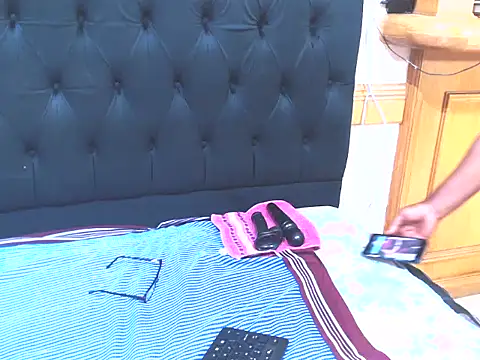 SexyBeverly  online show from 16, 9, 2025