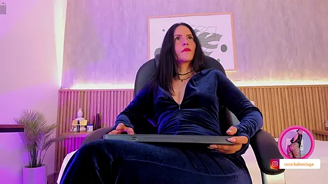 Coco-balenciaga online show from 17, 10, 2025