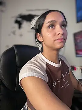 Isabella-Teen online show from 6, 5, 2026