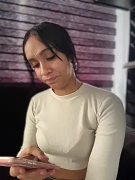 Isabella-Teen online show from 23, 4, 2026