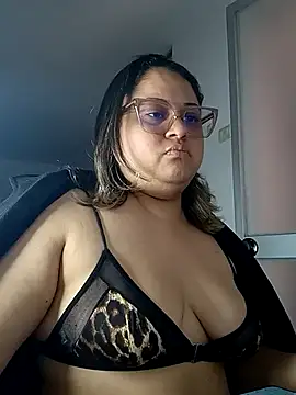 Chiki hot92 online show from 15, 10, 2025