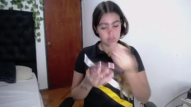 isabel 09 online show from 3, 12, 2025