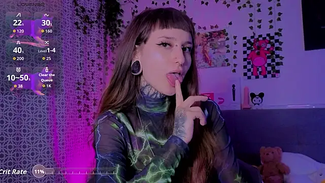 Snapshot of LilithPoison chatting on 4, 7, 2026 LilithPoison online show from 4, 7, 2026