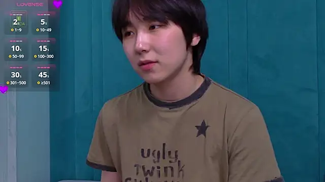 HeejinWang online show from 13, 4, 2026