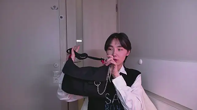 HeejinWang online show from 7, 11, 2025