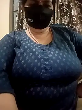 Snapshot of Love-890 chatting on 17, 11, 2025 Love-890 online show from 17, 11, 2025