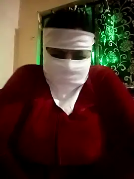 Snapshot of Love-890 chatting on 18, 11, 2025 Love-890 online show from 18, 11, 2025