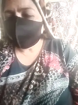 Snapshot of Love-890 chatting on 18, 11, 2025 Love-890 online show from 18, 11, 2025