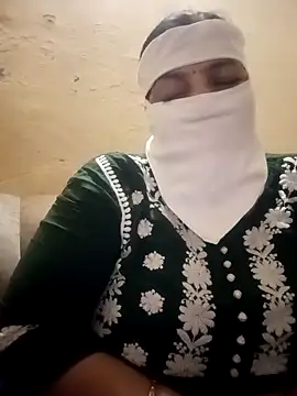 Snapshot of Love-890 chatting on 3, 11, 2025 Love-890 online show from 3, 11, 2025