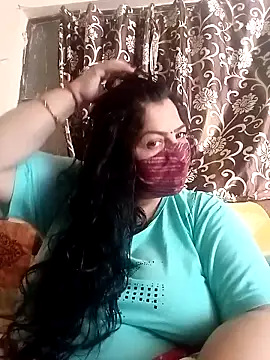 Snapshot of Love-890 chatting on 5, 11, 2025 Love-890 online show from 5, 11, 2025