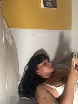 Snapshot of estradiolist chatting on 7, 10, 2025 estradiolist online show from 7, 10, 2025