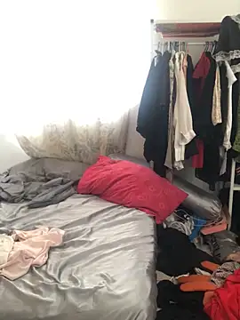 Snapshot of estradiolist chatting on 10, 10, 2025 estradiolist online show from 10, 10, 2025