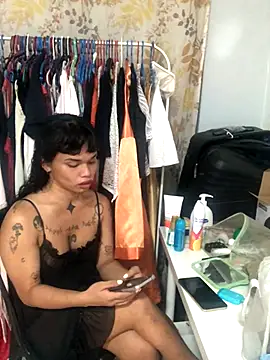 Snapshot of estradiolist chatting on 21, 10, 2025 estradiolist online show from 21, 10, 2025