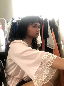 Snapshot of estradiolist chatting on 23, 10, 2025 estradiolist online show from 23, 10, 2025