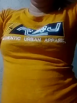 Snapshot of sweet_bella16 chatting on 6, 10, 2025 sweet bella16 online show from 6, 10, 2025