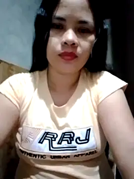 Snapshot of sweet_bella16 chatting on 22, 10, 2025 sweet bella16 online show from 22, 10, 2025