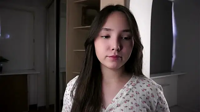 RenaeConnerley online show from 24, 9, 2025