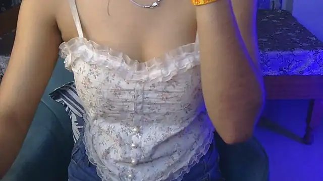 Snapshot of alaviya-19 chatting on 5, 6, 2026 alaviya-19 online show from 5, 6, 2026