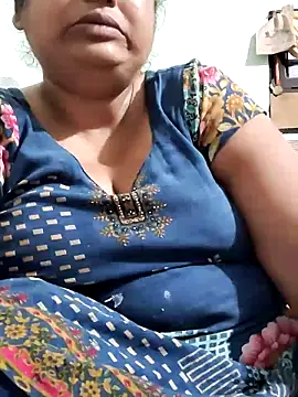 Snapshot of Mmm143 chatting on 17, 6, 2026 Mmm143 online show from 17, 6, 2026
